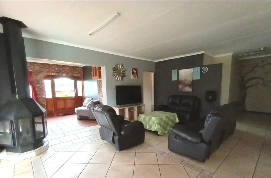 4 Bedroom Property for Sale in Wavecrest Eastern Cape